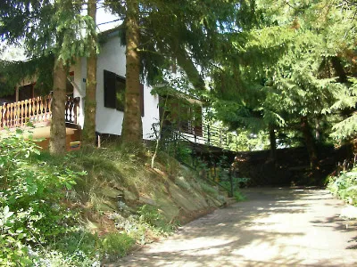 Idyllische ruhige Lage am Waldrand