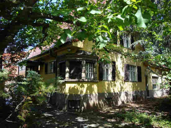 Einfamilienhaus mit großem Grundstück bzw. Garten in Nürnberg provisionsfrei zu
