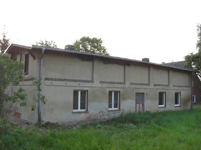 Wohnhaus mit Grundstück in Glienke (PLZ 17099) (nähe Neubrandenburg)