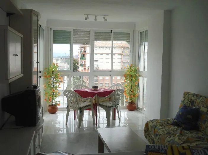 Schoenes 2-Zimmerapartment mit Meerblick zu verkaufen