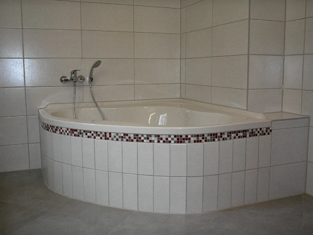 EG 2 Raumwohnung 75 m  400 warm ab sofort neu saniert
