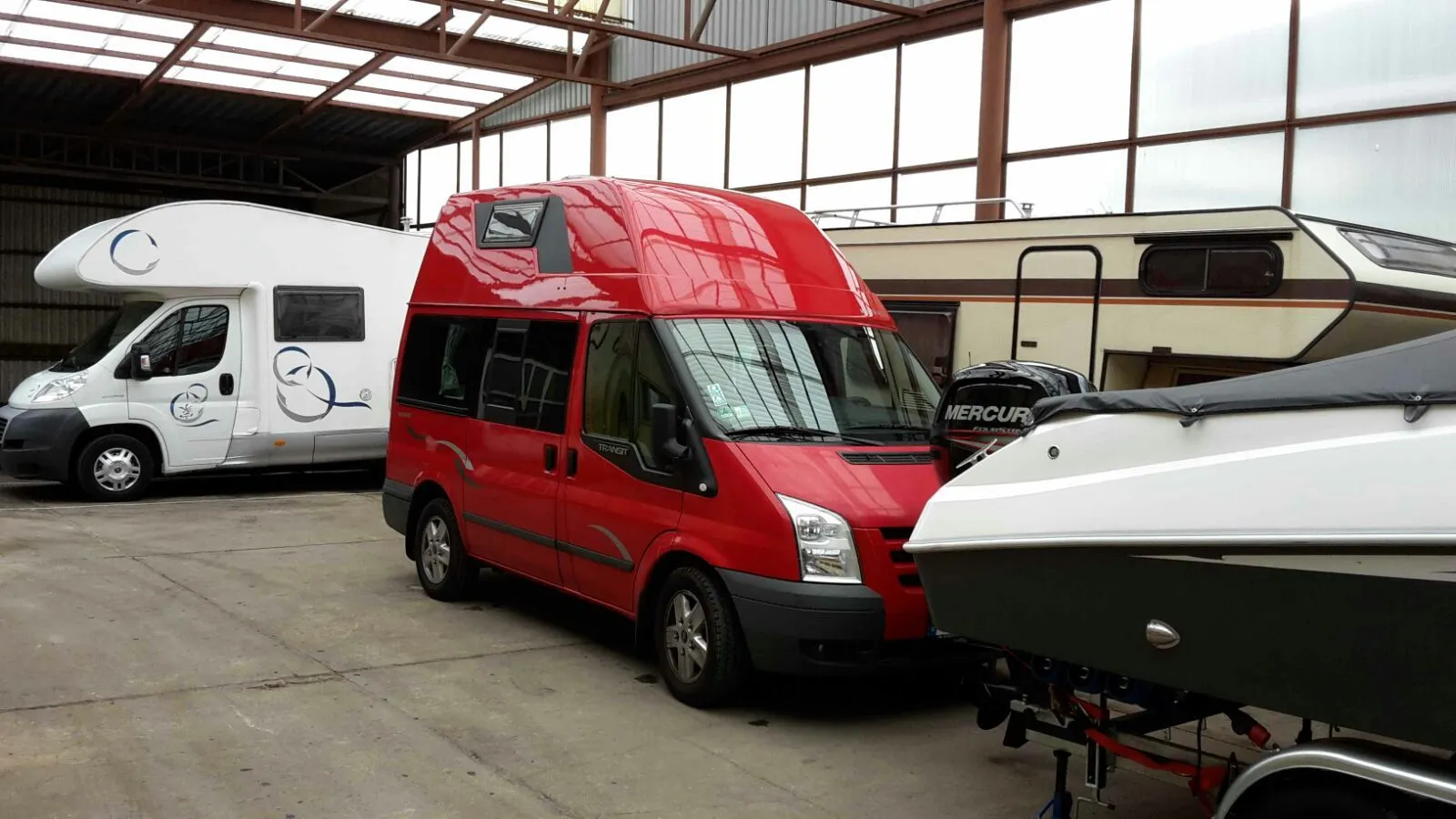 Unterstellplatz Wohnmobile und Boote bei Berlin - top angebunden und günstig!